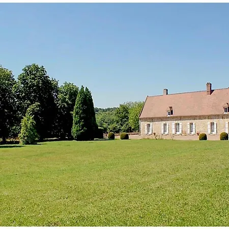 Awesome In Montreuil-sur-breche W/ Jacuzzi, Wifi And 7 Bedrooms Holiday home *