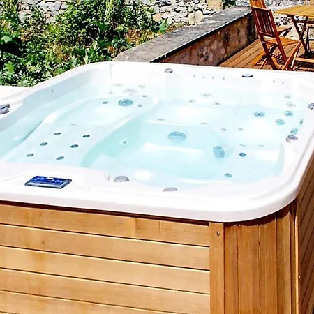 Holiday home Awesome In Montreuil-sur-breche W/ Jacuzzi, Wifi And 7 Bedrooms Montreuil-sur-Breche