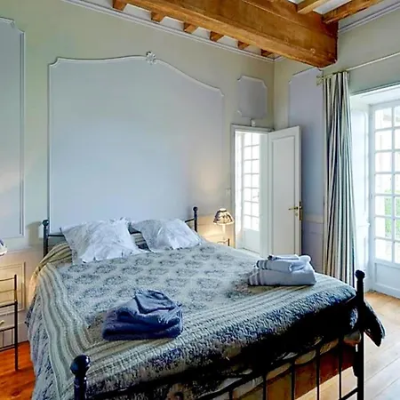 Awesome In Montreuil-sur-breche W/ Jacuzzi, Wifi And 7 Bedrooms Holiday home Montreuil-sur-Breche