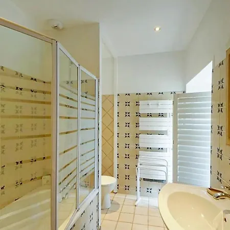 Awesome In Montreuil-sur-breche W/ Jacuzzi, Wifi And 7 Bedrooms * Montreuil-sur-Breche