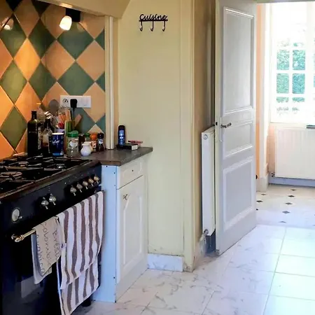 Awesome In Montreuil-sur-breche W/ Jacuzzi, Wifi And 7 Bedrooms Holiday home *