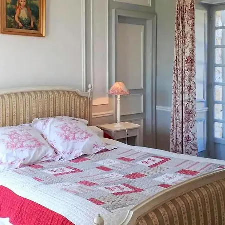 Awesome In Montreuil-sur-breche W/ Jacuzzi, Wifi And 7 Bedrooms Holiday home