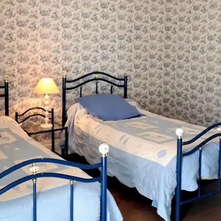 Awesome In Montreuil-sur-breche W/ Jacuzzi, Wifi And 7 Bedrooms
